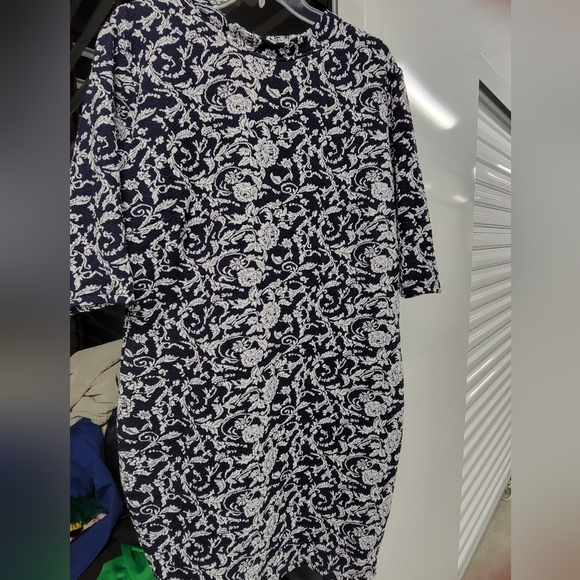 Back keyhole navy blue dress - Picture 2 of 5